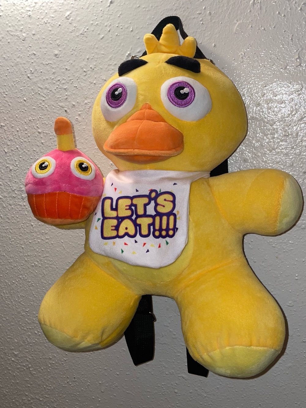 Five Nights at Freddy's Chica Plush Backpack "Let's Eat!!!" - Picture 6 of 11
